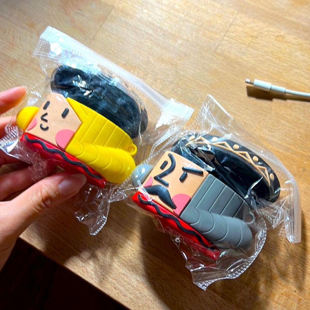 King/Queen couple airpod pro cases
